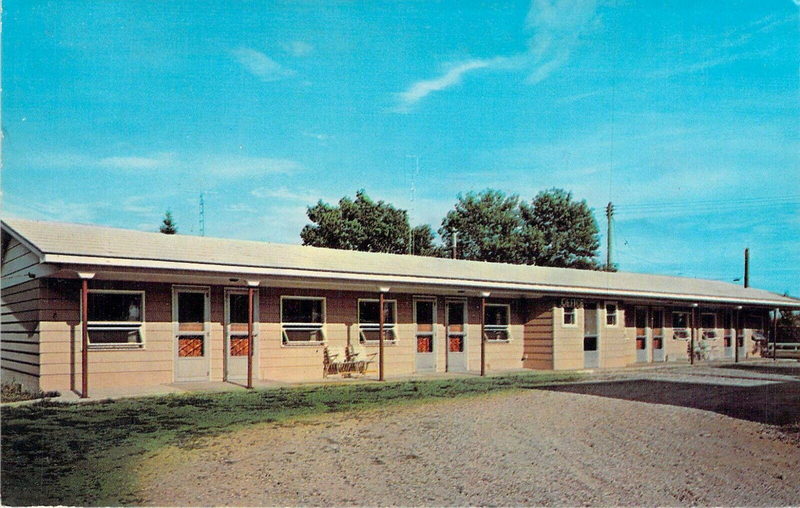 Nor-Echo Motel - Old Postcard